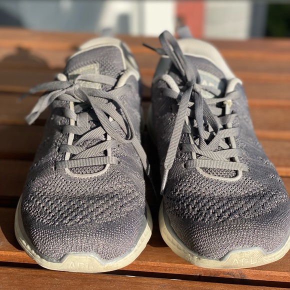 APL women’s size 9 sneakers in silver - Picture 1 of 6